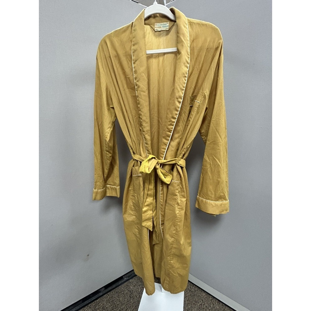 Vtg 60s/70s Manhattan Custom Limited thin light blue robe with white trim